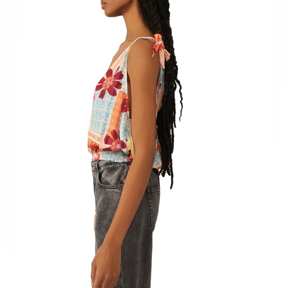 NEW: Free People Tied to You Print Surplice Tank in Tropical Combo - Picture 4 of 5